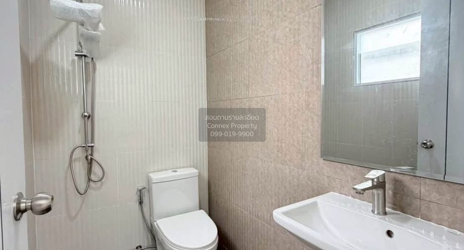 Casa adosada en venta de 2 habitaciones en Chatuchak, Bangkok