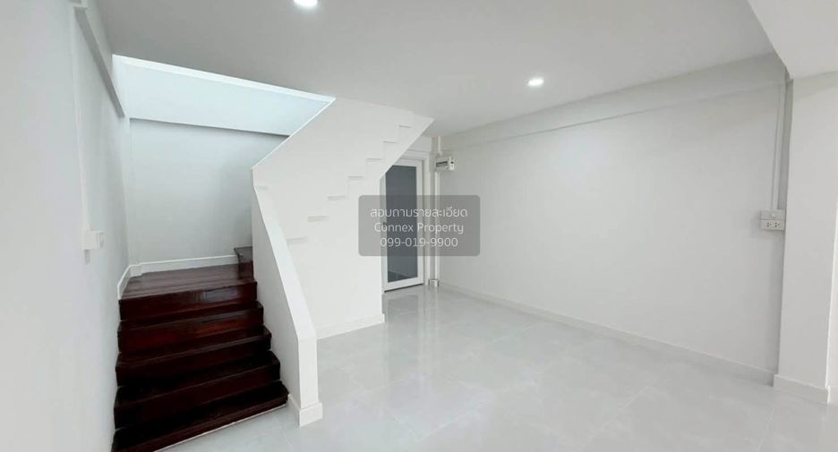 Casa adosada en venta de 2 habitaciones en Chatuchak, Bangkok