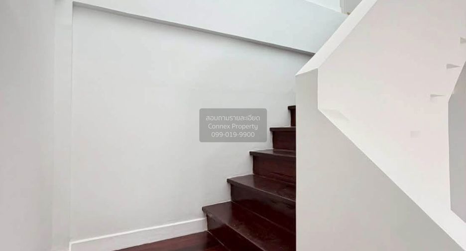 Casa adosada en venta de 2 habitaciones en Chatuchak, Bangkok