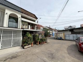 Casa adosada en venta de 2 habitaciones en Chatuchak, Bangkok
