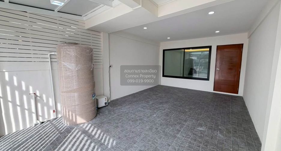 Casa adosada en venta de 2 habitaciones en Chatuchak, Bangkok