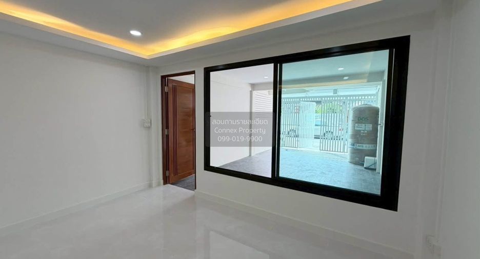 Casa adosada en venta de 2 habitaciones en Chatuchak, Bangkok