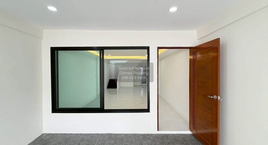 Casa adosada en venta de 2 habitaciones en Chatuchak, Bangkok