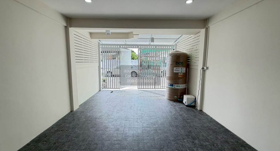 Casa adosada en venta de 2 habitaciones en Chatuchak, Bangkok