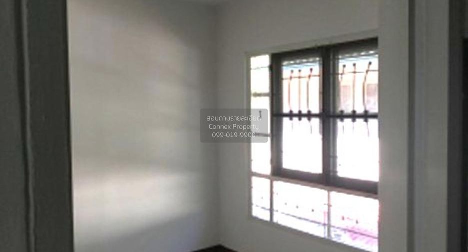 For sale 3 bedrooms townhouse in Khlong Luang, Pathum Thani