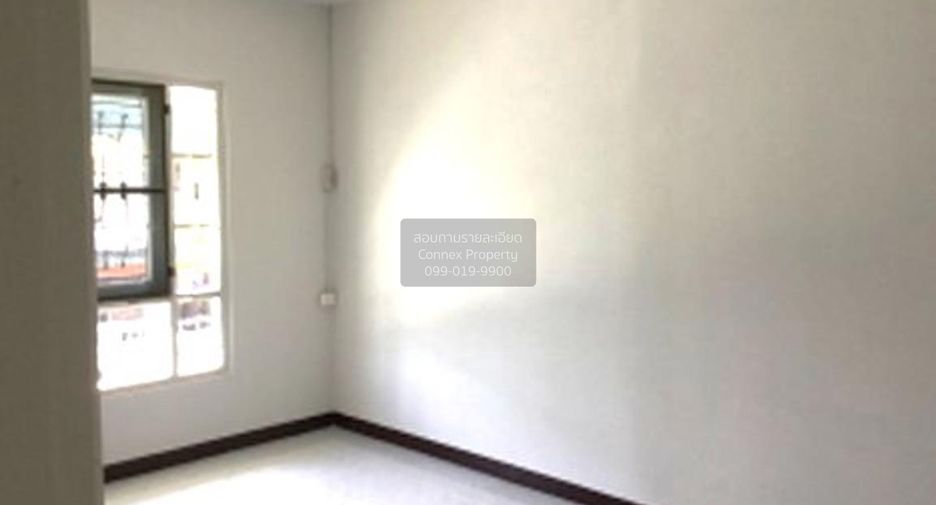 For sale 3 bedrooms townhouse in Khlong Luang, Pathum Thani