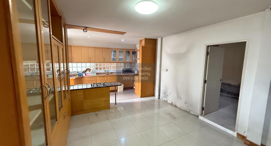 For sale 3 bedrooms house in Pak Kret, Nonthaburi