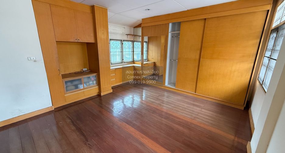 For sale 3 bedrooms house in Pak Kret, Nonthaburi