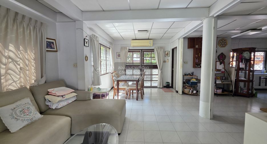Haus zum Kauf mit 3 Zimmer in Taling Chan, Bangkok