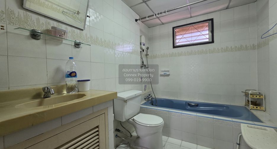 Haus zum Kauf mit 3 Zimmer in Taling Chan, Bangkok