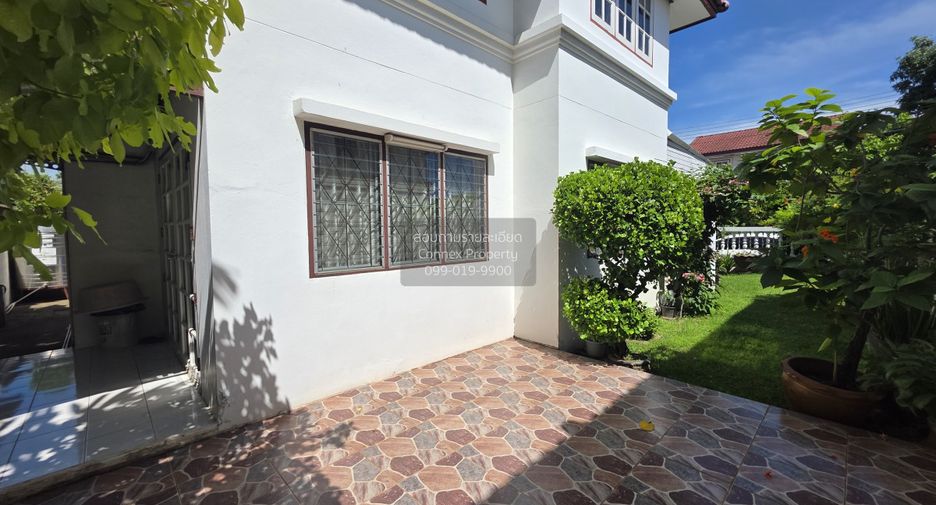 Haus zum Kauf mit 3 Zimmer in Taling Chan, Bangkok