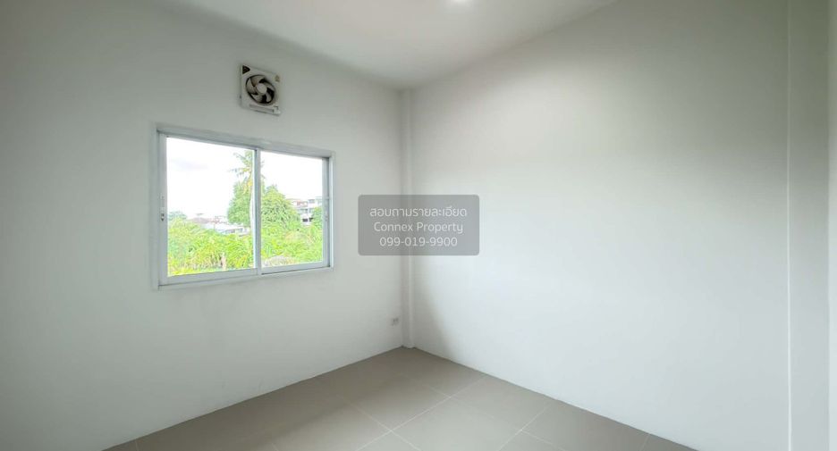 Casa adosada en venta de 4 habitaciones en Bang Khae, Bangkok