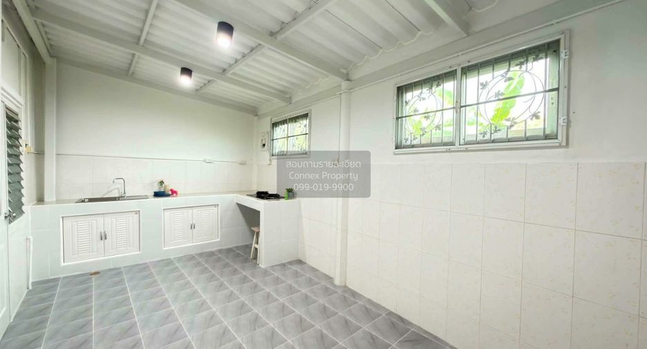 Casa adosada en venta de 4 habitaciones en Bang Khae, Bangkok