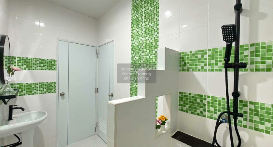 Casa adosada en venta de 4 habitaciones en Bang Khae, Bangkok