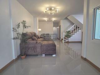 For sale 5 bedrooms townhouse in Thanyaburi, Pathum Thani
