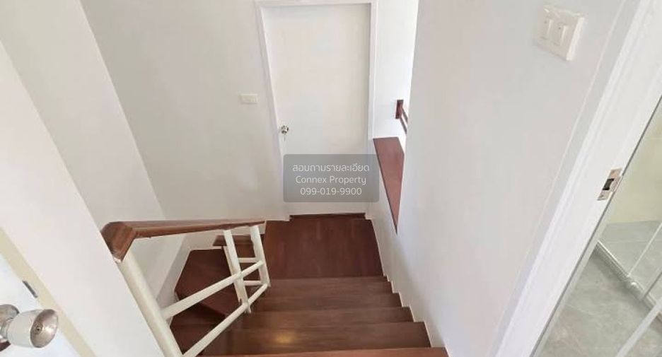 Casa adosada en venta de 4 habitaciones en Don Mueang, Bangkok