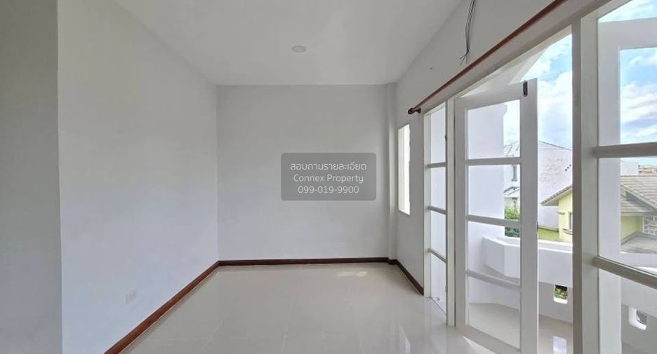 Casa adosada en venta de 4 habitaciones en Don Mueang, Bangkok