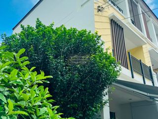 Casa adosada en venta de 3 habitaciones en Bang Khen, Bangkok