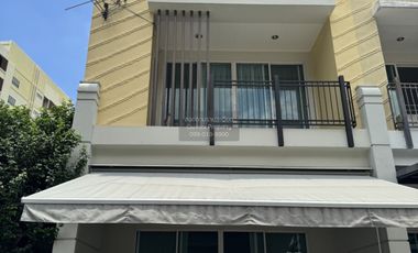 For sale 3 bedrooms townhouse in Bang Khen, Bangkok