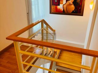 Casa adosada en venta de 3 habitaciones en Bang Khen, Bangkok