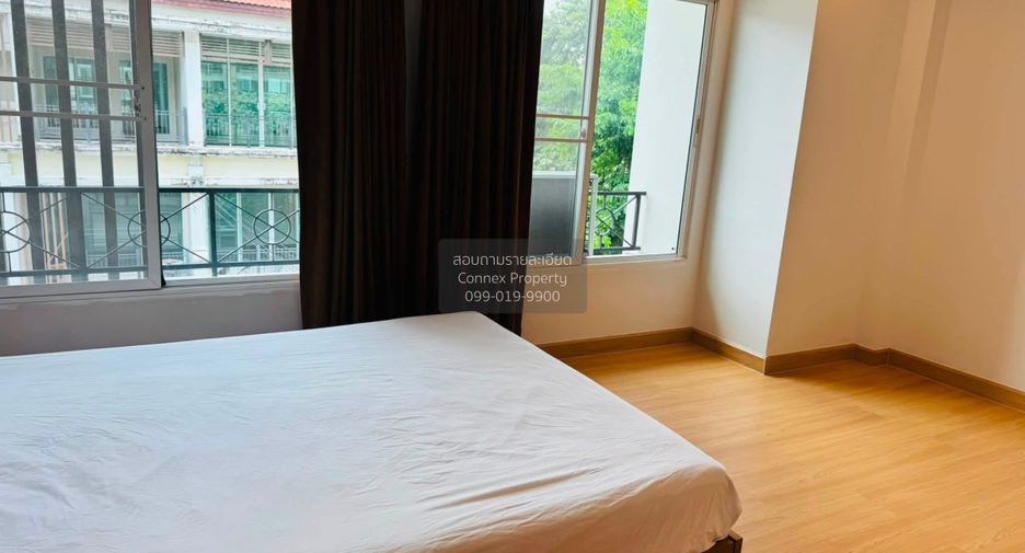 For sale 3 bedrooms townhouse in Bang Khen, Bangkok