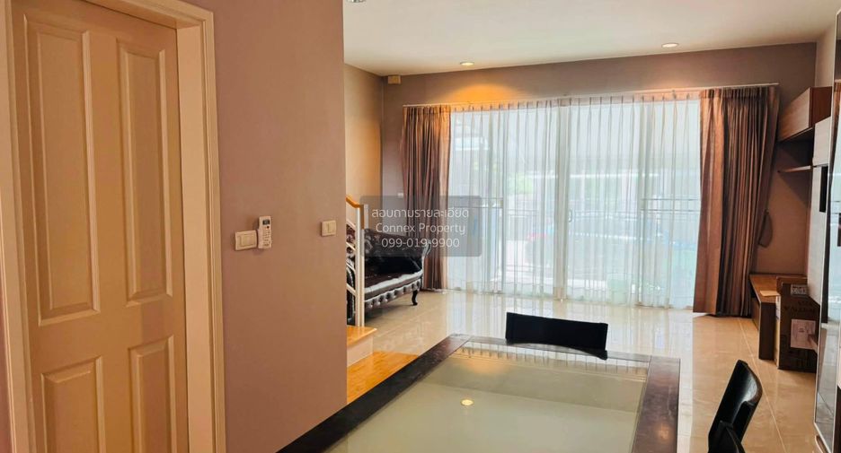 For sale 3 bedrooms townhouse in Bang Khen, Bangkok