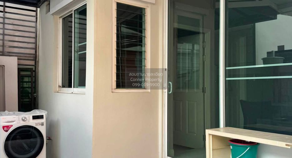 For sale 3 bedrooms townhouse in Bang Khen, Bangkok