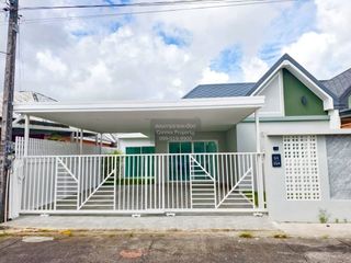 Casa en venta de 3 habitaciones en Thalang, Phuket