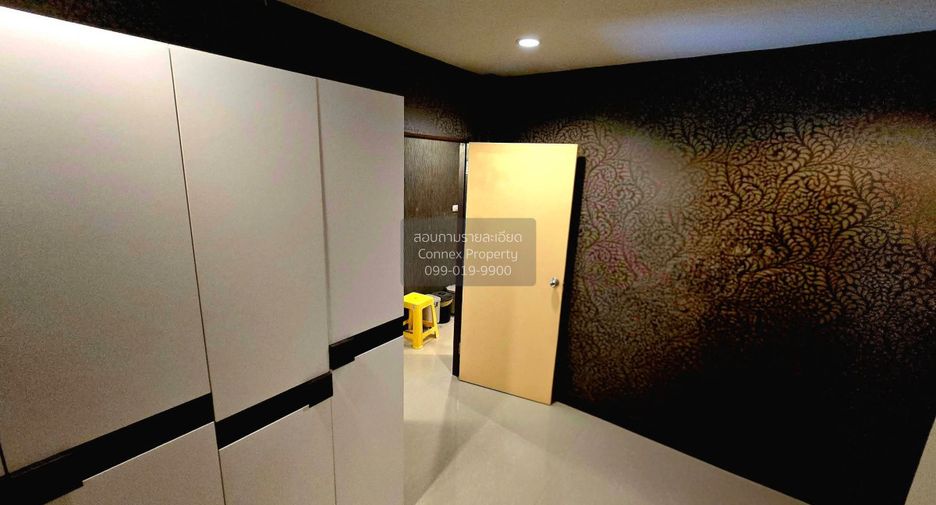 For sale 3 bedrooms townhouse in Phra Samut Chedi, Samut Prakan