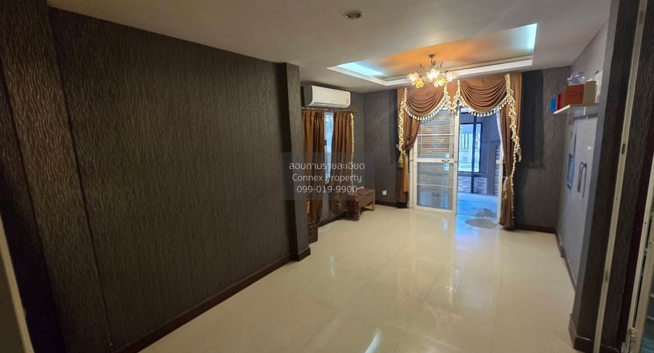 For sale 3 bedrooms townhouse in Phra Samut Chedi, Samut Prakan