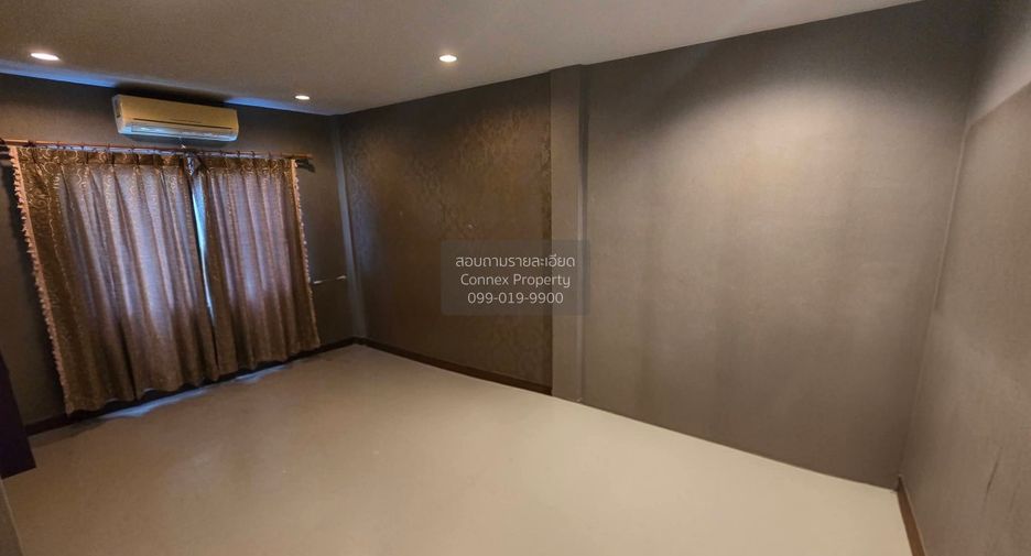 For sale 3 bedrooms townhouse in Phra Samut Chedi, Samut Prakan