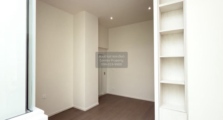 For sale 4 bedrooms house in Wang Thonglang, Bangkok