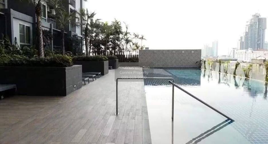 For sale 2 ベッドルーム condo in Thon Buri, Bangkok