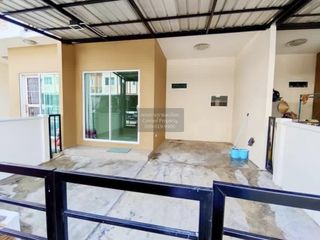 Casa adosada en venta de 3 habitaciones en Nong Khaem, Bangkok