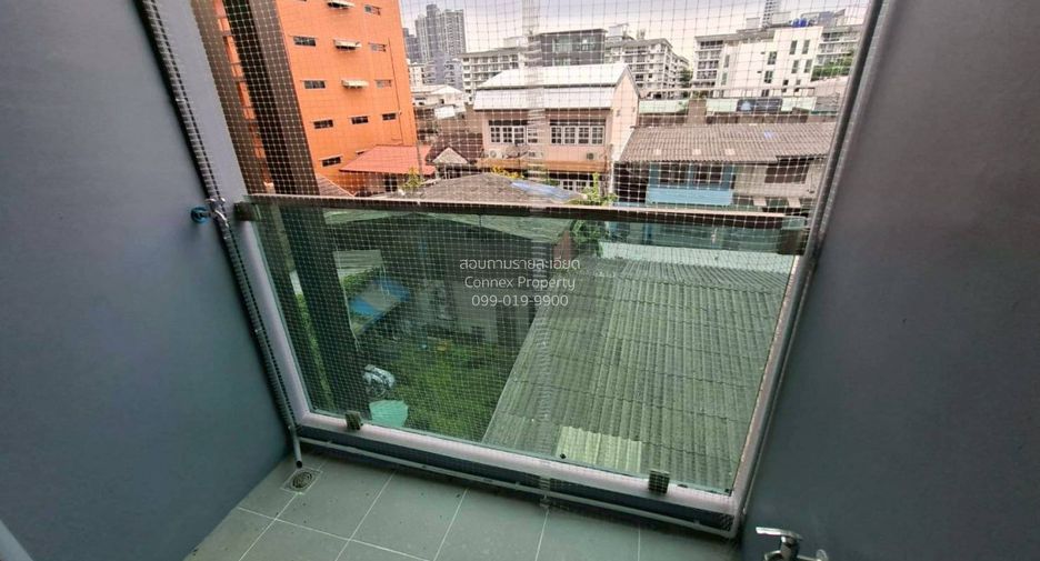 For sale 1 bed condo in Khlong Toei, Bangkok