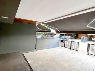 Casa adosada en venta de 3 habitaciones en Suan Luang, Bangkok