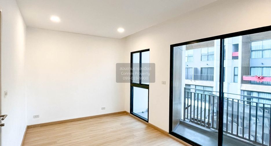 Casa adosada en venta de 3 habitaciones en Suan Luang, Bangkok