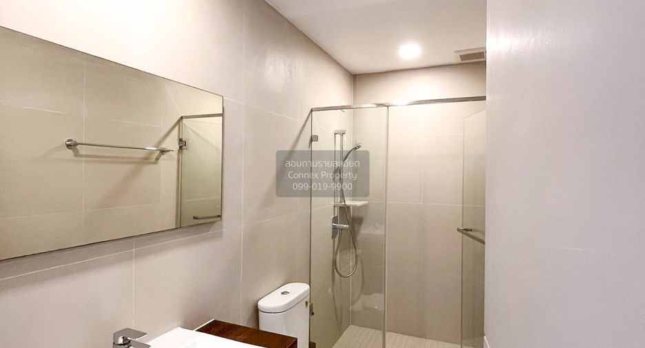 Casa adosada en venta de 3 habitaciones en Suan Luang, Bangkok