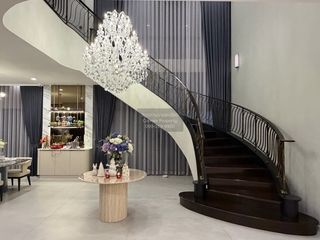 Casa en venta de 5 habitaciones en Bang Khae, Bangkok