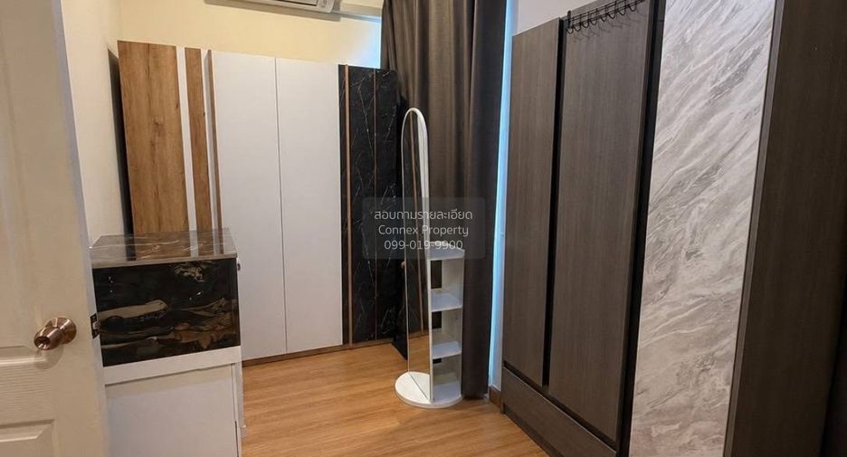 Casa adosada en venta de 3 habitaciones en Bang Khae, Bangkok