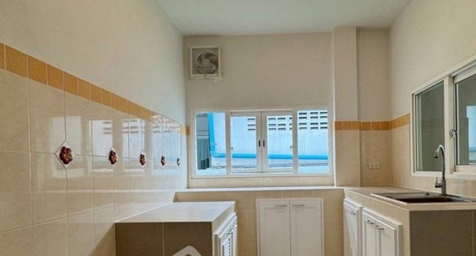 Casa en venta de 3 habitaciones en Khlong Sam Wa, Bangkok