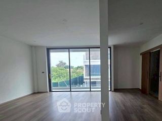 Haus zum Kauf mit 5 Zimmer in Bang Khen, Bangkok