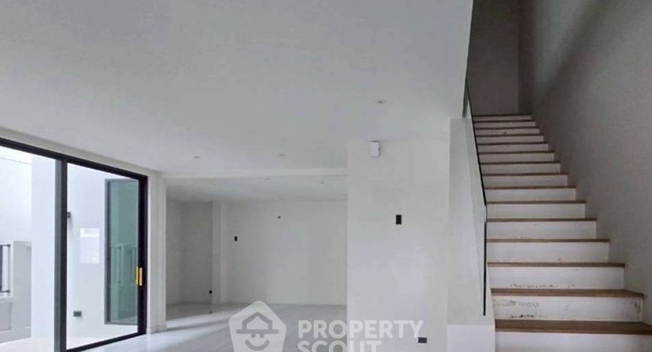 Haus zum Kauf mit 5 Zimmer in Bang Khen, Bangkok