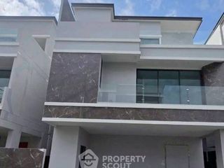 Haus zum Kauf mit 5 Zimmer in Bang Khen, Bangkok