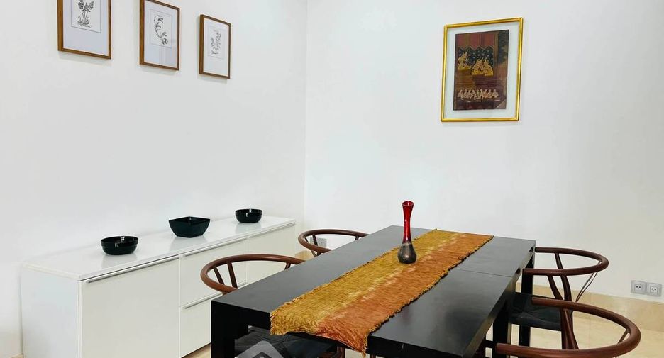 For rent 2 bedrooms condo in Sathon, Bangkok