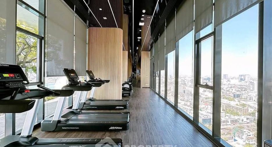 Condo en alquiler de 1 habitaciones en Huai Khwang, Bangkok
