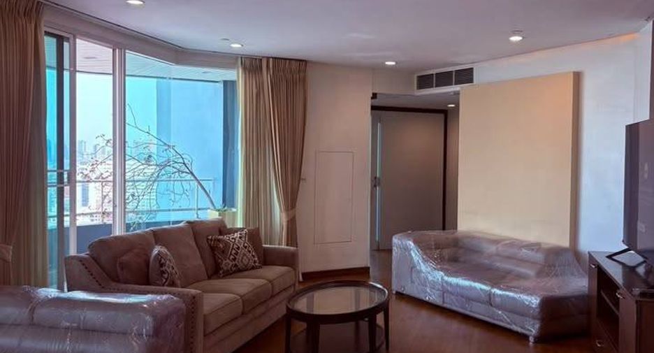 Condo en alquiler de 3 habitaciones en Bang Kho Laem, Bangkok