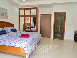For rent 4 bedrooms townhouse in Bang Lamung, Chonburi
