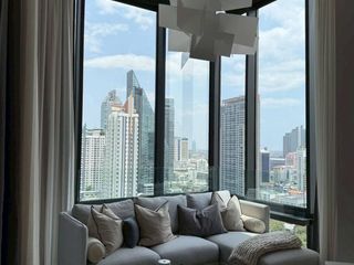 For rent 2 bedrooms condo in Bang Rak, Bangkok