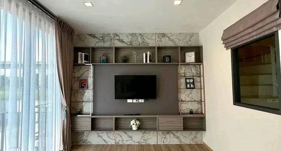 For rent 3 bedrooms townhouse in Prawet, Bangkok